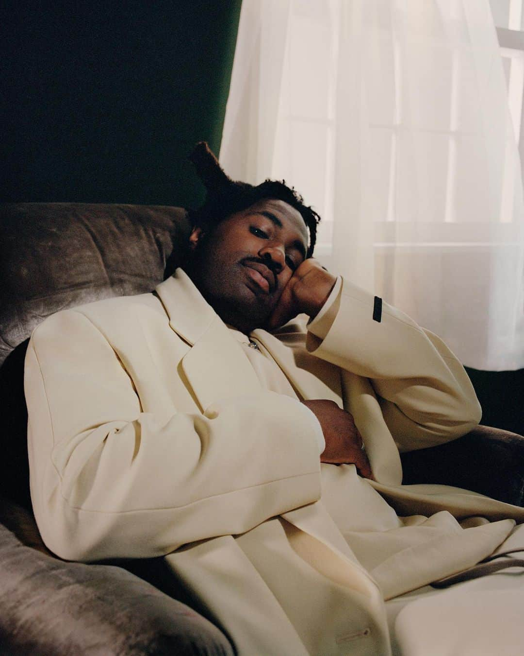 FEAR OF GODさんのインスタグラム写真 - (FEAR OF GODInstagram)「sampha for collection 8 by @officemagazinenyc」10月11日 6時03分 - fearofgod