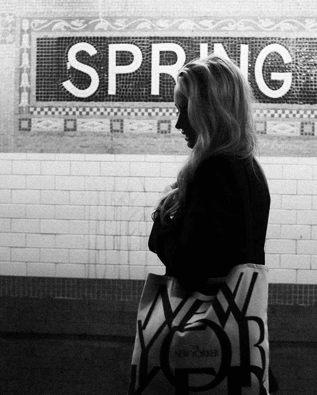 サマンサウィルスさんのインスタグラム写真 - (サマンサウィルスInstagram)「Some moments underground. Spring St Station, New York City  Photographed by the wonderful @corinneparker」10月11日 6時05分 - samanthawills