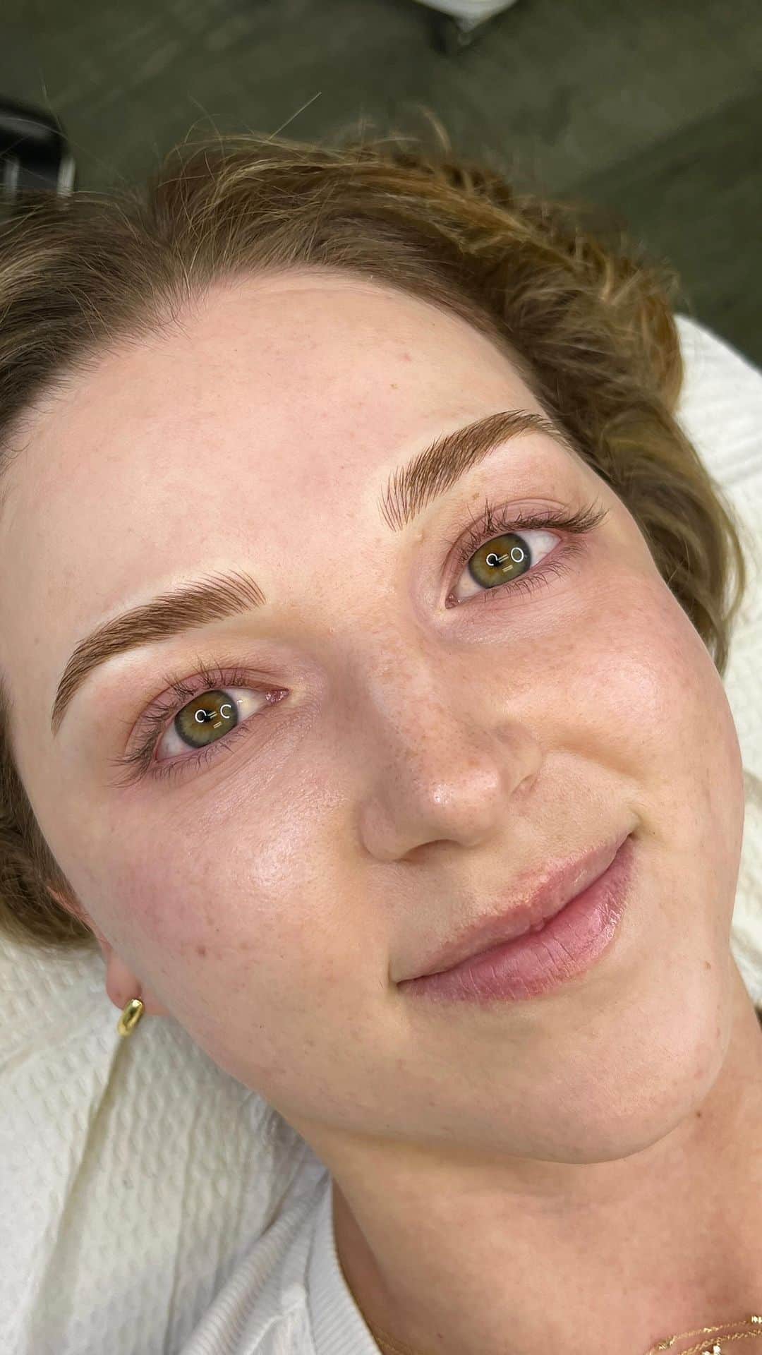 Haley Wightのインスタグラム：「Subtle but satisfying 😍 I’m love with these brows and cannot wait to see how they heal!   To BOOK with me- 📲 Call (602)809-9405 Or click the link in my bio!  #nanoblading #microblading #brows #azbrows #nano #micro #eyebrows #tattoo #phoenix #arizona #scottsdale」