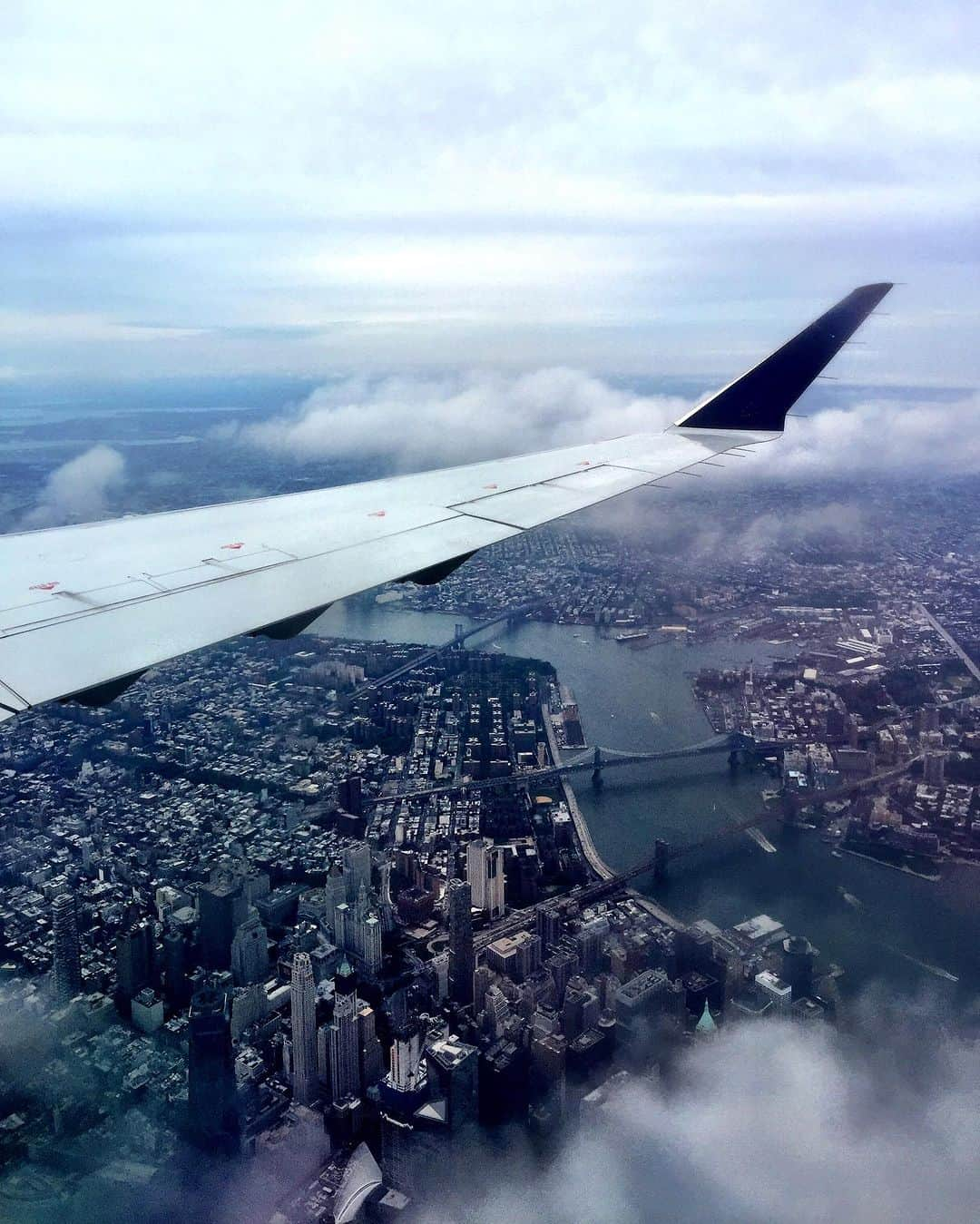 ヴァネッサ・アクセンテさんのインスタグラム写真 - (ヴァネッサ・アクセンテInstagram)「Back in the city 🏙🗽」10月11日 6時09分 - vanessaaxente