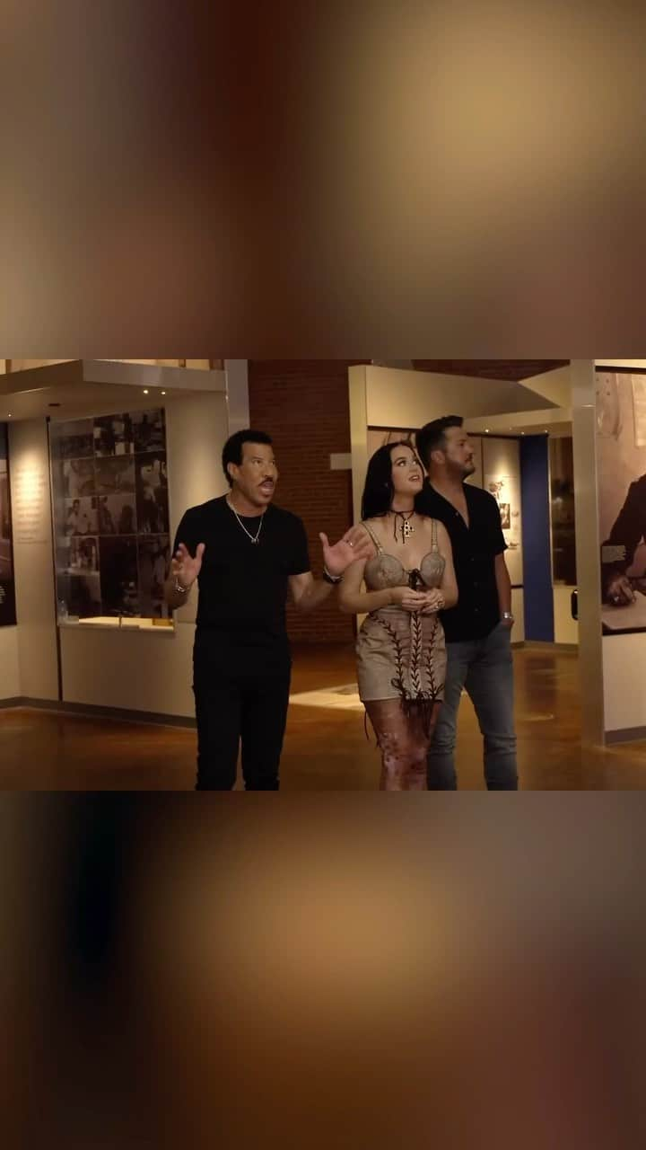 ライオネル・リッチーのインスタグラム：「@lionelrichie is bringing #AmericanIdol judges @katyperry and @lukebryan back to his roots in Tuskegee, Alabama!   @americanidol #lionelrichie #hometown #alabama」