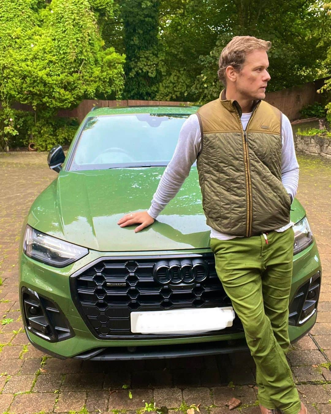 サム・ヒューアンのインスタグラム：「I think green is my colour… @audiuk 💚」