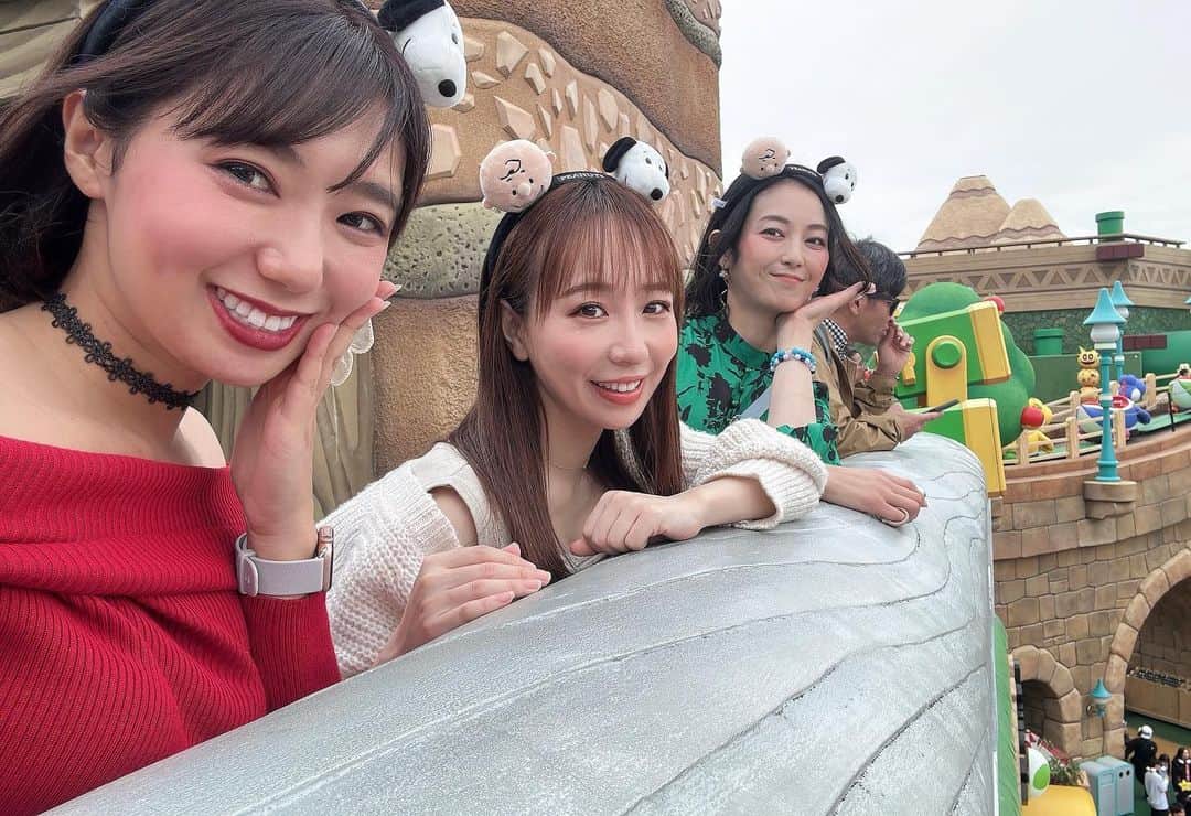 島川未有のインスタグラム：「今年も行きました、USJ！ ホラーナイト、当日雨でイベント変更になり、なかなかゾンビ🧟‍♀️に遭遇できませんでしたが、最後にちょっと会うことができて、何とか雰囲気味わえました🥰  #USJ#USJコーデ#usjハロウィン#ホラーナイト」