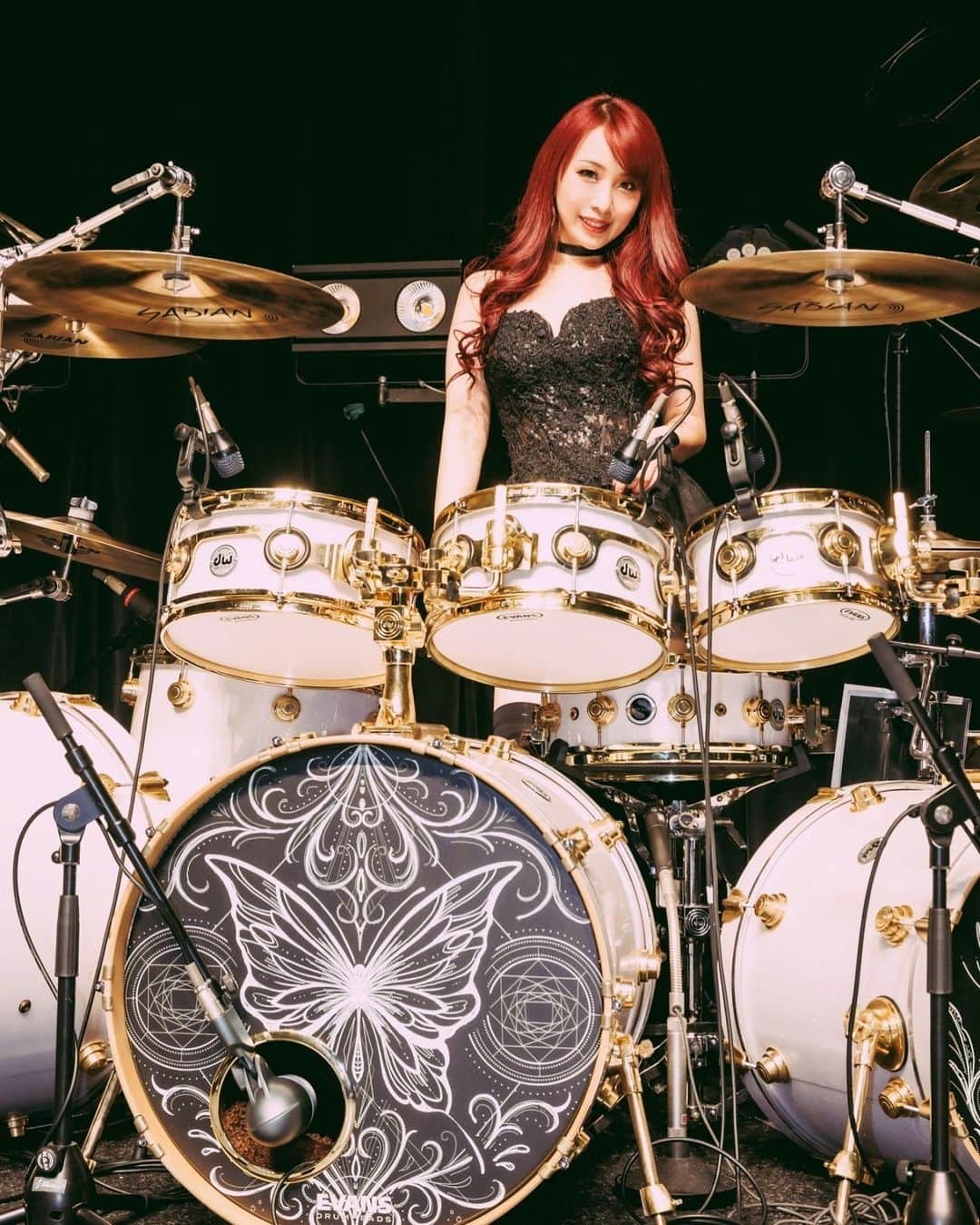 Marinaのインスタグラム：「ドラムの日🥁🥁🥁  📷Photo by @sai_cho_823   #Aldious #AldiousMarina #アルディアス #femalemusician #femaledrummer #drummer #drums #dwdrums #drumslife #drummergirl #girlband #music #drumstagram #attackdrumheads #instagood #dress #blackandgold #vicfirth #myperfectpair #girl #ドラム #ドラマー #metal」