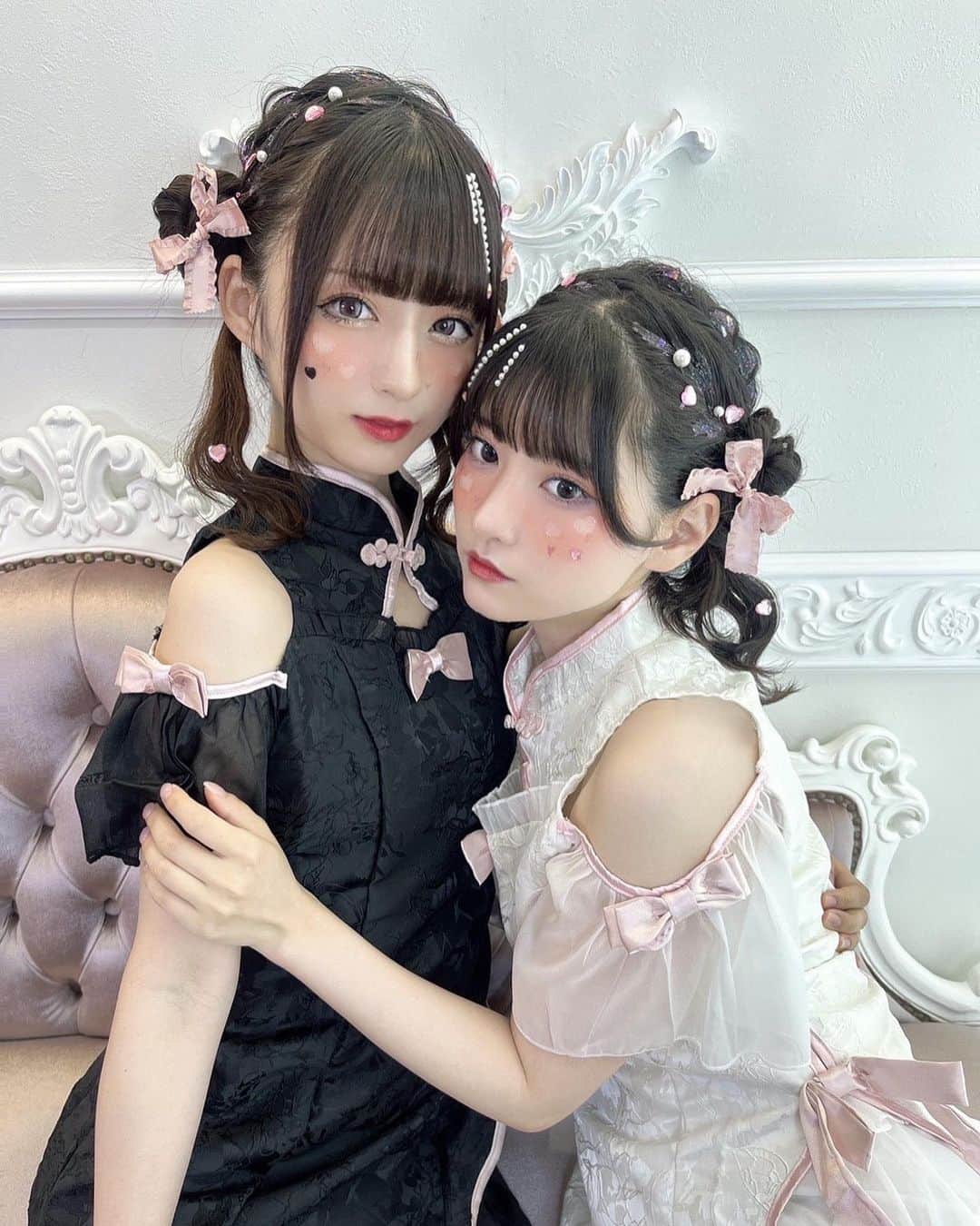 のインスタグラム：「しずりんと💗 今年一番きゅるきゅるなハロウィン🎃  双子でお迎えしてください୨୧」