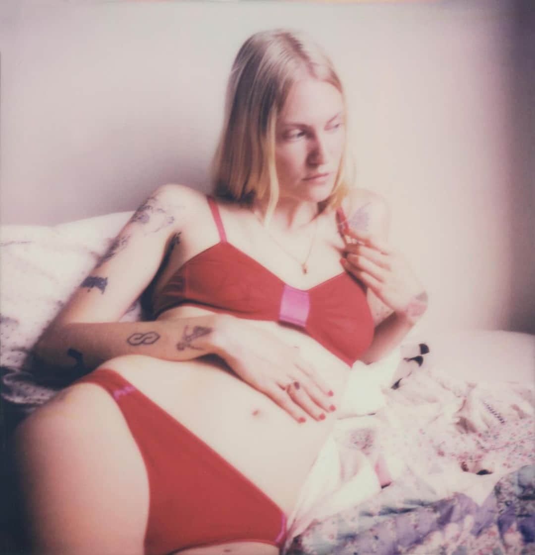 Araksのインスタグラム：「The Uma Bralette and Harriet Panty in new Ruby Red ~ Photo @camillaszabo of @sasha_melnychuk #ColorByAraks #SlowFashion #EthicallyMade」