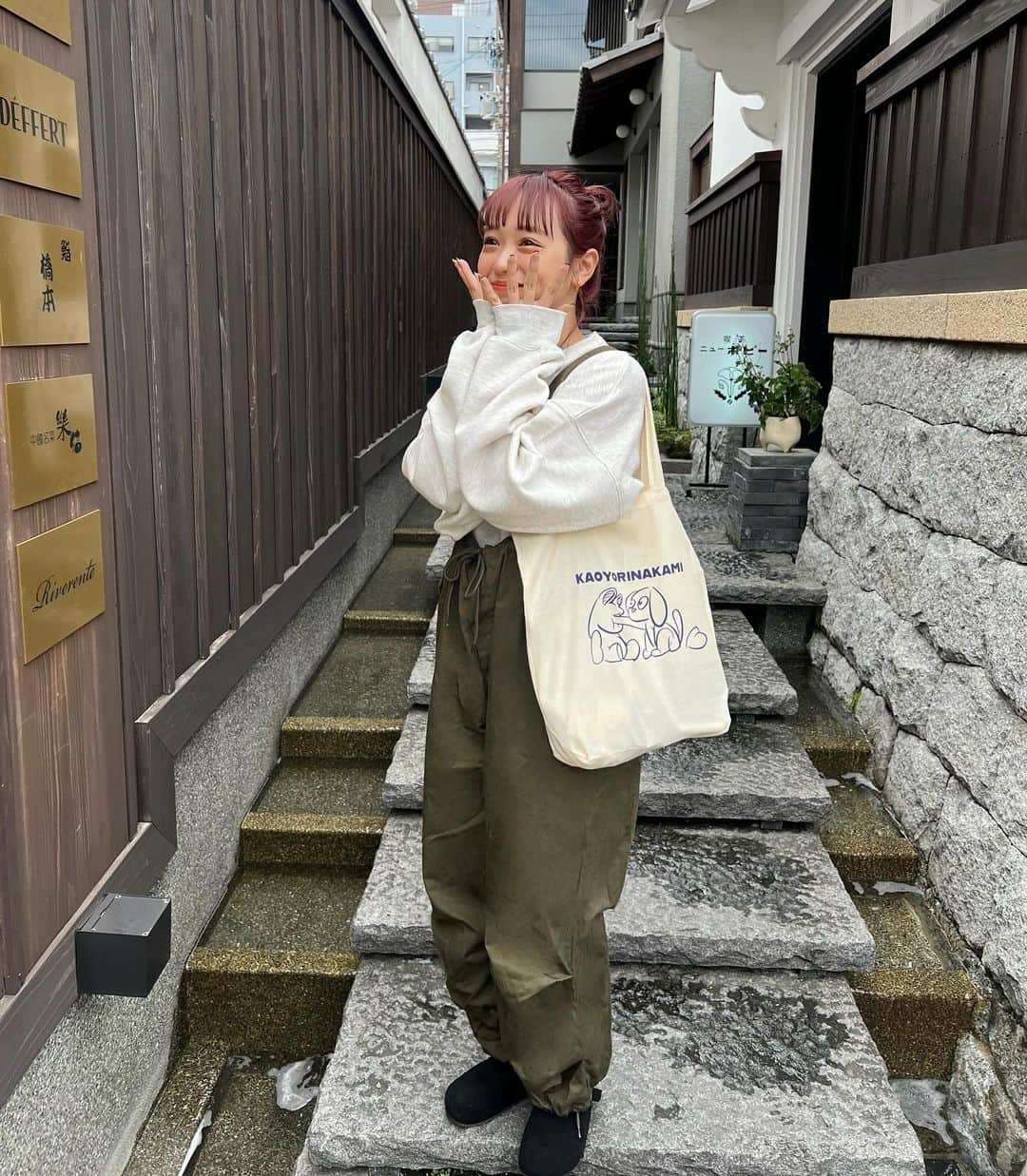 さやべびのインスタグラム：「・ ・ ・ 秋服選ぶの楽しいね〜🍁 ・  #秋服 #秋コーデ  #古着 #古着女子   #ヘアアレンジ   #miook  #名古屋 #名古屋カフェ」