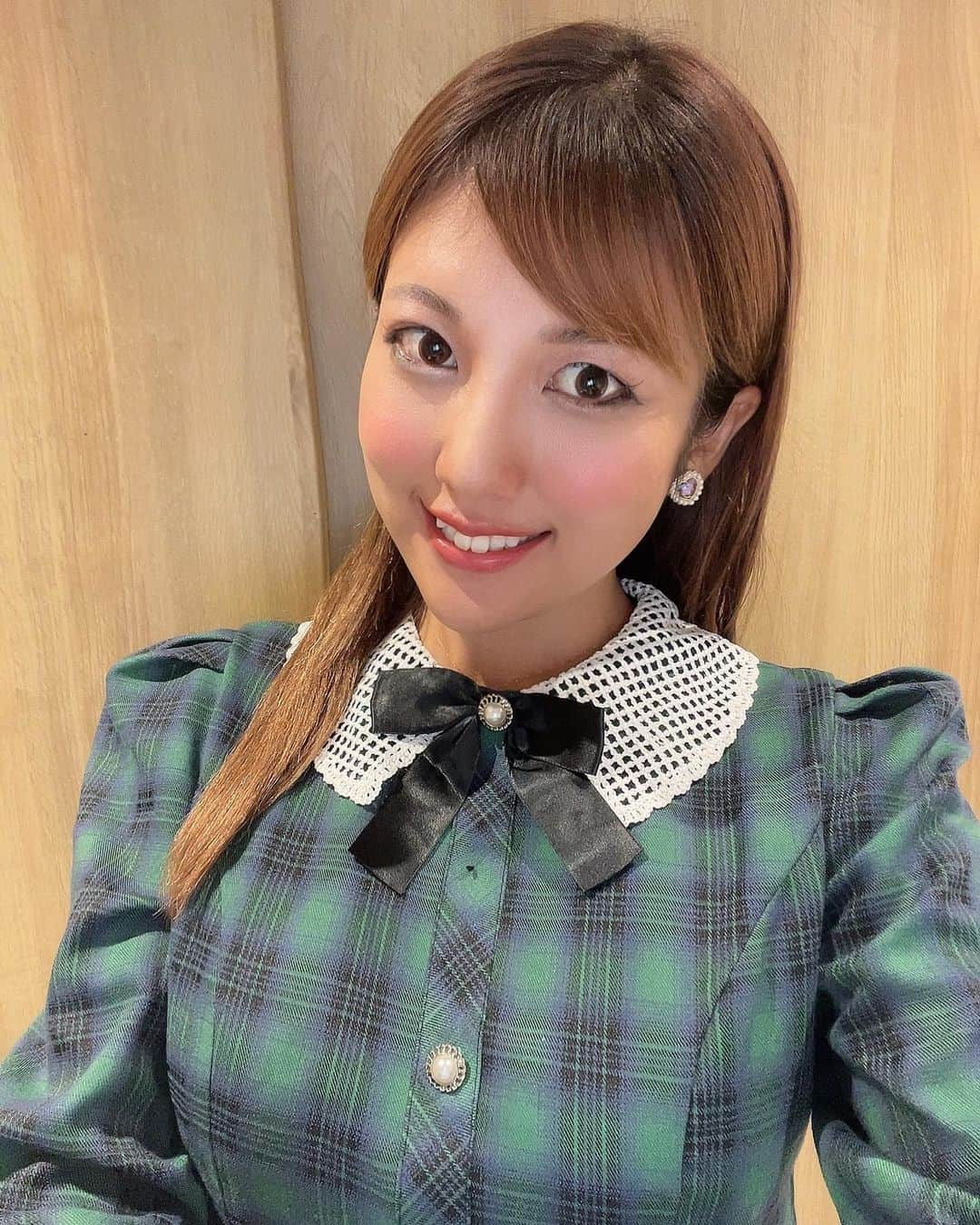 神谷麻美さんのインスタグラム写真 - (神谷麻美Instagram)「完全セルフの#ホワイトニングサロン で#ホワイトニング したよ💖🥰🦷🍀✨️  スタッフが駐在してないから、全部自分でやるの🧚‍♂️💖🦷✨️  やり方は書いてあるから、わかりやすかったし、簡単にできたよ🥰❣️✨️  #セルフホワイトニング のプレミアムコースだよ🌷💕✨️  歯2トーンぐらい白くなったよ☺️💖✨️  #白い歯 良いよね🥰🦷💖✨️  @spobby_self_whitening  #pr #spobby #セルフホワイトニング #セルフホワイトニングサロン  #きれいな歯」10月10日 22時23分 - asamice428