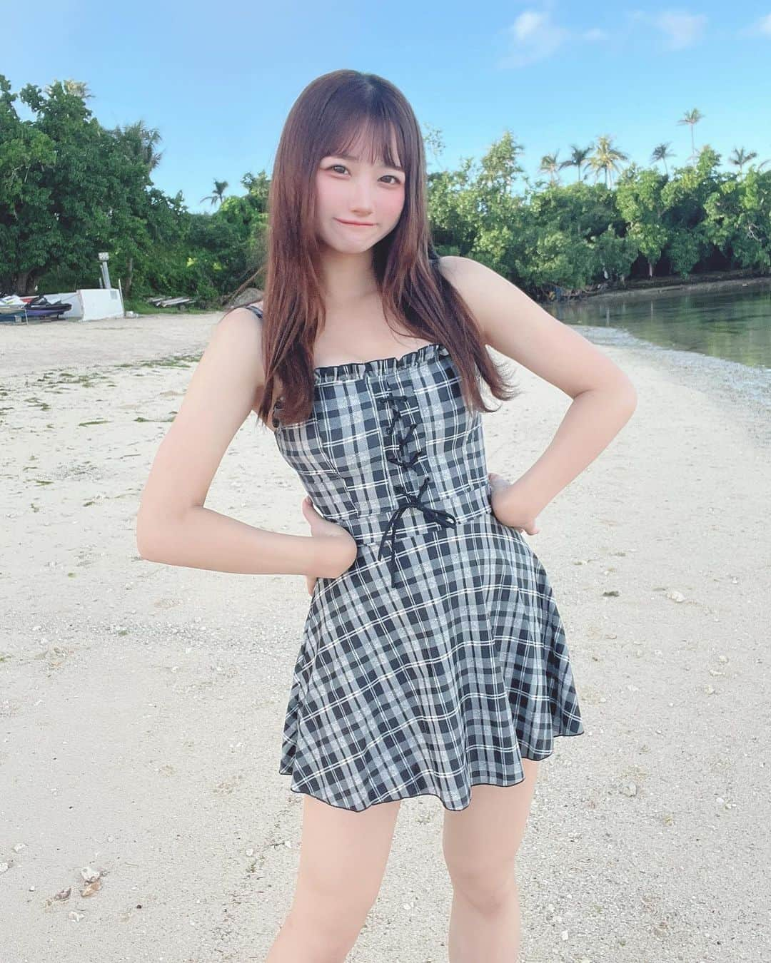 夢実あすかのインスタグラム：「☀️🌊♡ ．  ．  (*◑З◑)爻(◐ε◐*) ．  ．  #japaneseidol #japanesegirl #idol #instagood #instalike #selca #followforfollowback #selfie #today #ootd #dailylook #instafashion #followme #海 #makeup #今日のコーデ  #アイドル  #海外旅行  #水着女子  #旅行 #いいね返し #自撮り #自撮り女子 #自撮り界隈 #推してください #水着 #ワンピース水着 #ワンピースコーデ #グアム旅行」