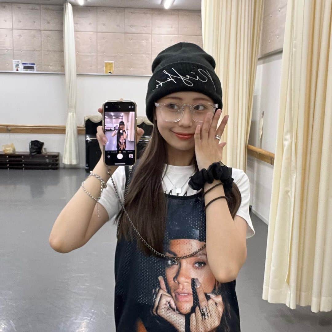 のインスタグラム：「小6ぐらいから着てる服笑 家族で東京に旅行に来た時に買ってもらったの😹😹 物を長持ちさせるのが得意です笑  #04#きらりstyle #ストリート#ストリートファッション#ストリートコーデ  #Popteen#Popteen専属モデル #きららん #fyp#ニット#ニットコーデ」