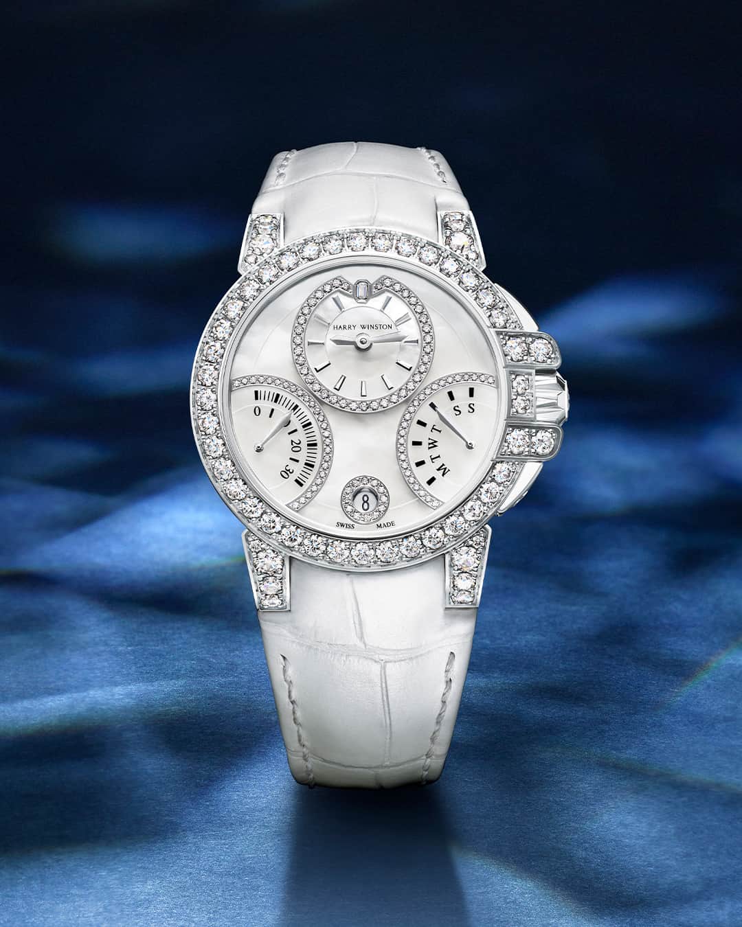 ハリー・ウィンストンのインスタグラム：「With a mother-of-pearl dial and accented with sparkling round brilliant diamonds, this Ocean Biretrograde Automatic 36mm truly transforms time into a luxury. Adorn your wrist with the elegant timepiece by tapping the link in bio. #HarryWinston #HWOcean」