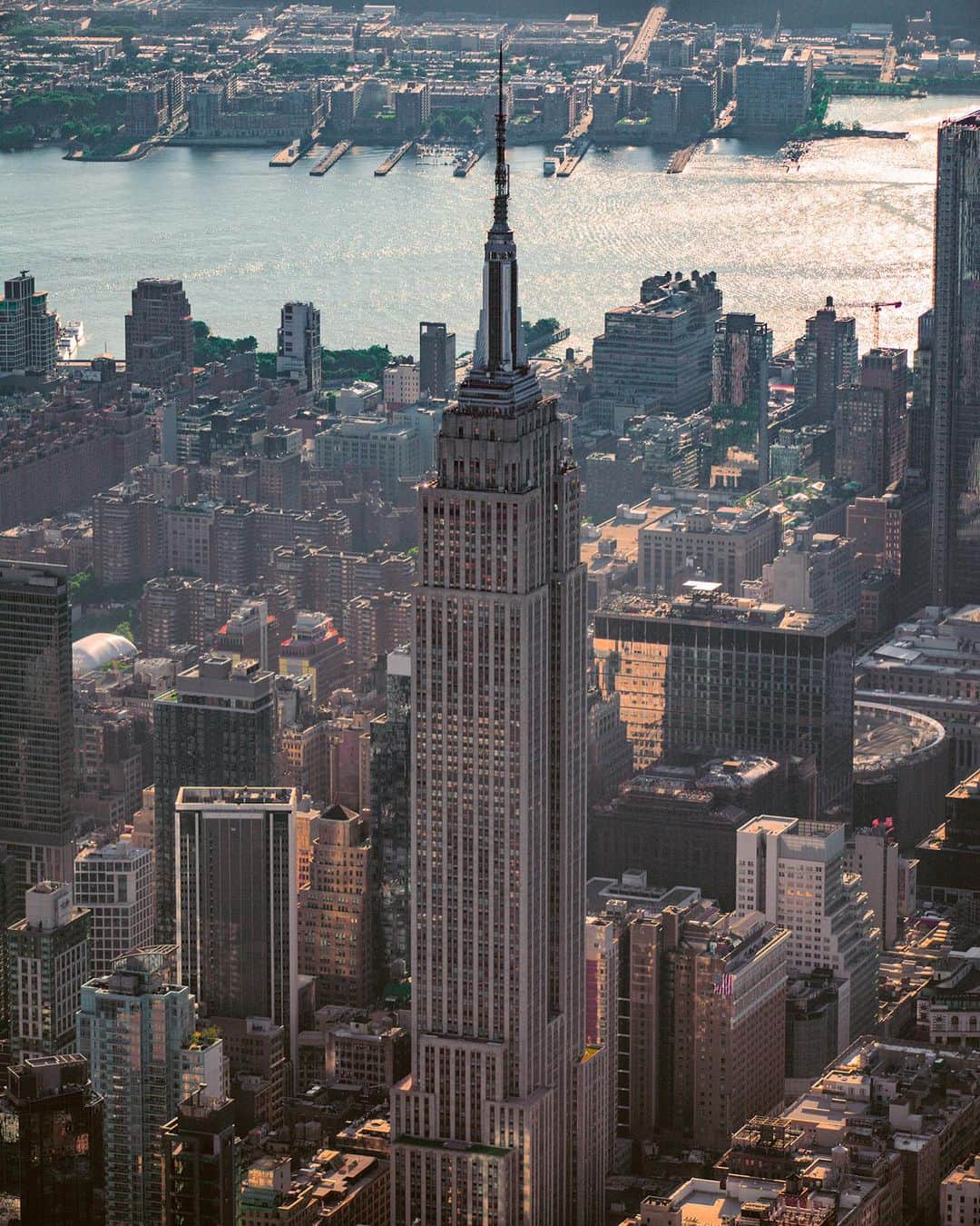 nyonairのインスタグラム：「Let play name that icon! Can you name all of these NYC icons?  #flynyon #nyonair #nyc #iconic #newyork」
