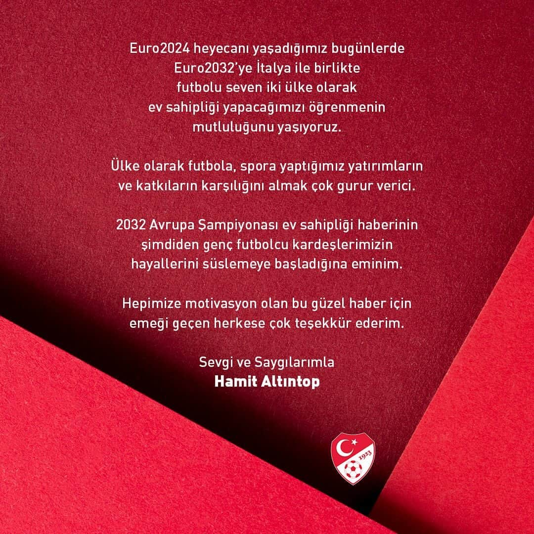 ハミト・アルトゥントップのインスタグラム：「Hem Türkiye Cumhuriyeti'nin hem de Türkiye Futbol Federasyonu'nun 100.yılında, Avrupa Şampiyonası'nı ülkemize getirmenin mutluluğunu yaşıyoruz. Bu gurur hepimizin! Futbol Ailesine hayırlı olsun.」