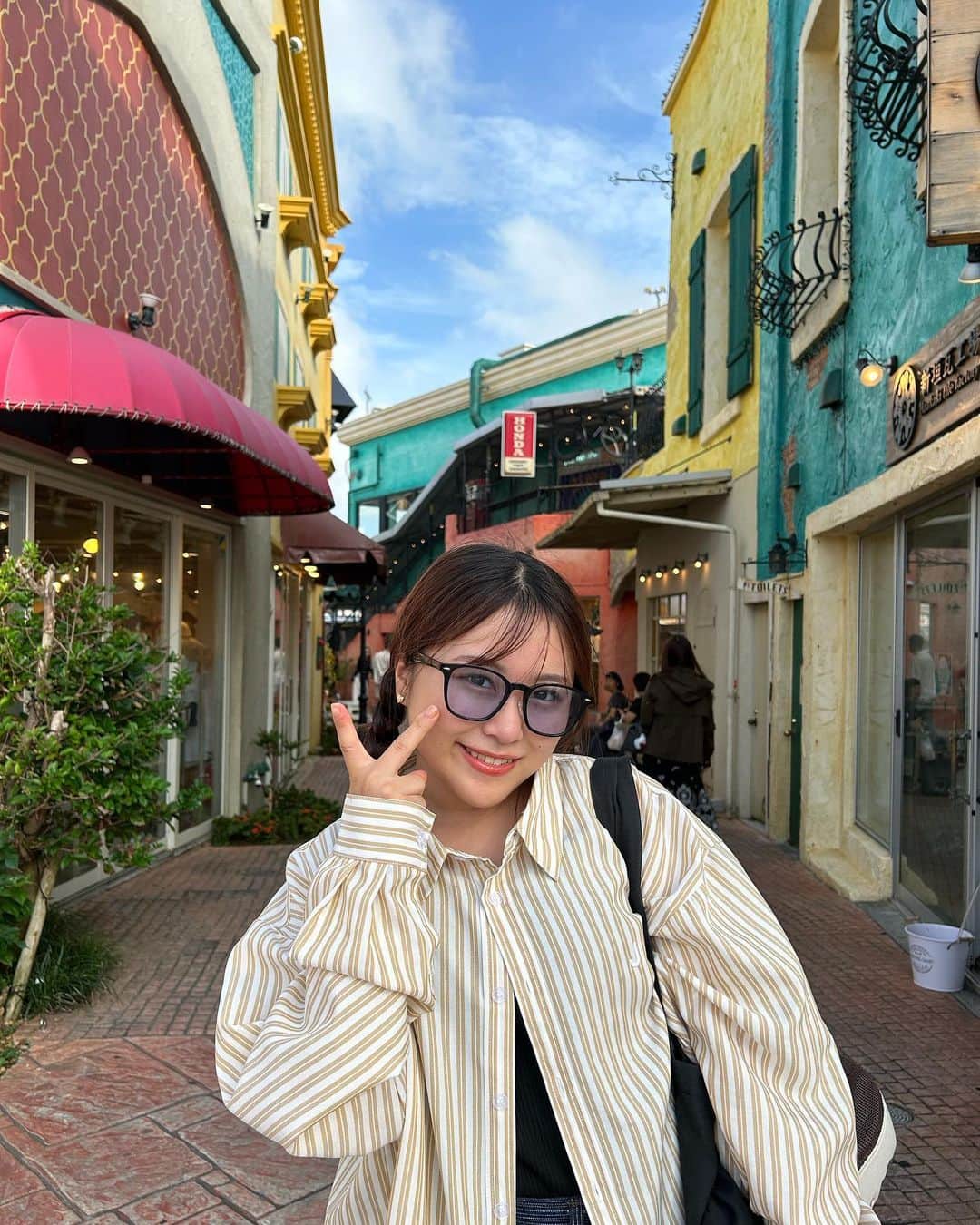 島崎友莉亜さんのインスタグラム写真 - (島崎友莉亜Instagram)「アメリカンビレッジ🇺🇸🏡 写真映えスポット多すぎてたのしい〜！ここだけで一週間過ごせる😺ポケモンいっぱい見つけた！！  #沖縄旅行 #アメリカンビレッジ」10月10日 22時59分 - yuria_shimazaki_uug2ki