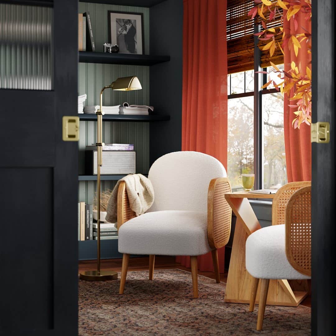 のインスタグラム：「Crisp air calls for staying in more, y'all. And my friends at Wayfair helped me break down this cozy nook that brings all the fall vibes. Let me know your favorite find in the comments below🍂」