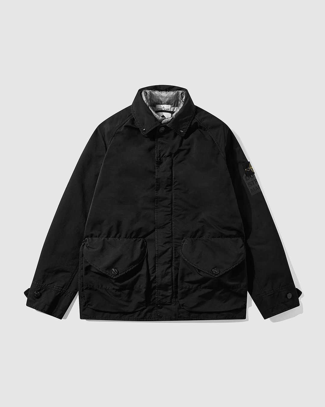 DOVER STREET MARKET GINZAさんのインスタグラム写真 - (DOVER STREET MARKET GINZAInstagram)「STONE ISLAND | DOVER STREET MARKET⁠ ⁠ The special capsule is all black and features a serigraphic Dover Street Market print offset under the iconic Stone Island badge.⁠ ⁠ The 20 piece collection features - amongst others - coats made in Garment Dyed David-TC, the iconic fabric, born from the Stone Island research, and monochromatic Ghost pieces.⁠ ⁠ Available at Dover Street Market London on 12 October 2023, housed within a special in-store installation, featuring an army of statues in deep black - a colour so black that it absorbs over 99% of light. ⁠ ⁠ Available at Dover Street Market Ginza on 14 October 2023. An installation of archival Pure Metal Shell jackets will be housed in the store’s iconic Elephant Space. ⁠ ⁠ Visit the Dover Street Market website to enter the raffle. ⁠ @stoneisland_official⁠ @doverstreetmarketlondon⁠ @doverstreetmarketginza」10月10日 23時03分 - doverstreetmarketginza