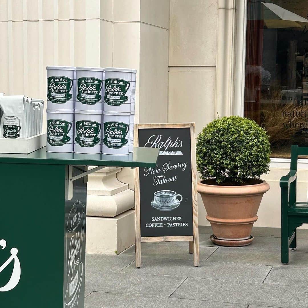 のインスタグラム：「☕️🤍」