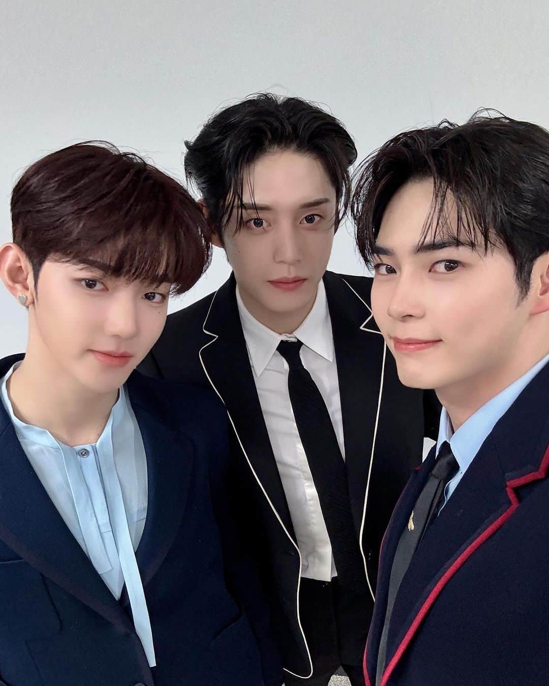 ZEROBASEONEさんのインスタグラム写真 - (ZEROBASEONEInstagram)「🖤  #ZEROBASEONE #ZB1 #제로베이스원」10月10日 23時13分 - zb1official