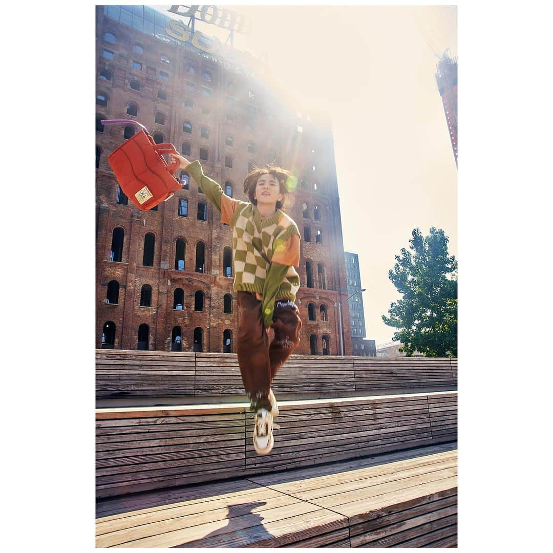 更井真理さんのインスタグラム写真 - (更井真理Instagram)「I shot Rihito Itagaki @itagakirihito_official for NYLON x COACH 💙⚡️It was HOT day shoot in NY with HOT guy🔥Thanks @nylonjapan @coach @coachtopia @coach_japan and Thanks Team @aki.maesato @shinarima @ayaka_nihei @junko901nyc @i.a_n_ @johnvetromile  #rihitoitagaki #板垣李光人 #NYLON #nylonjapanspecialedition #COACH #coachtopia #OutTake」10月10日 23時17分 - saraimari724