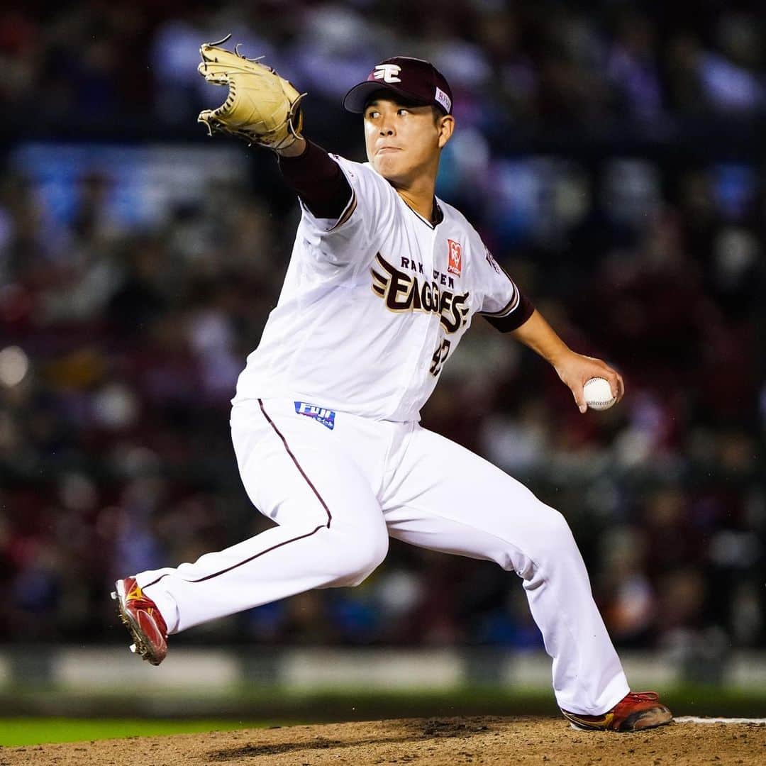 東北楽天ゴールデンイーグルスさんのインスタグラム写真 - (東北楽天ゴールデンイーグルスInstagram)「⚾️  ⚾️E 0-5 M⚾️  CS進出をかけた大一番は序盤のチャンスを活かした相手に軍配。 先発の則本選手は6回3安打2失点5奪三振の力投‼️ 7回のピンチで登板した藤井選手は後続を絶った👍🏼 9回は松井裕樹選手が三者凡退に💯 打線は散発6安打無得点に抑えられ悔しい結果に。  #鷲が掴む #rakuteneagles #則本昂大 #辰己涼介  #村林一輝  #藤井聖 #阿部寿樹 #小郷裕哉  #松井裕樹」10月10日 23時21分 - rakuten_eagles