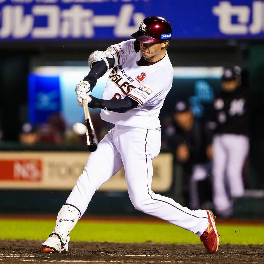 東北楽天ゴールデンイーグルスさんのインスタグラム写真 - (東北楽天ゴールデンイーグルスInstagram)「⚾️  ⚾️E 0-5 M⚾️  CS進出をかけた大一番は序盤のチャンスを活かした相手に軍配。 先発の則本選手は6回3安打2失点5奪三振の力投‼️ 7回のピンチで登板した藤井選手は後続を絶った👍🏼 9回は松井裕樹選手が三者凡退に💯 打線は散発6安打無得点に抑えられ悔しい結果に。  #鷲が掴む #rakuteneagles #則本昂大 #辰己涼介  #村林一輝  #藤井聖 #阿部寿樹 #小郷裕哉  #松井裕樹」10月10日 23時21分 - rakuten_eagles