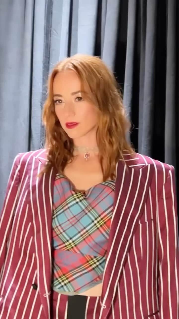 カリーヌ・ヴァナッスのインスタグラム：「Episode 2 on @thetraitorscanada  You won’t want to miss it 🔥 With your host @karinevanasse wearing @viviennewestwood @marbymariakarimi @soie.lait  Styling @olivia_leblanc @indiannna  Hair @valeriaamirova @theproject.agency  Beauty Direction and Makeup @leslie_ann_thomson @theproject.agency   #thetraitors #thetraitorscanada #karinevanasse #ladyofthemanor #realitytv #canada #lathomsonmakeup #viviennewestwood #fashion #makeuplook #roundtable #theprojectagency #ctv #crave #thetraitorsus #thetraitorsuk #thetraitorsbbc」