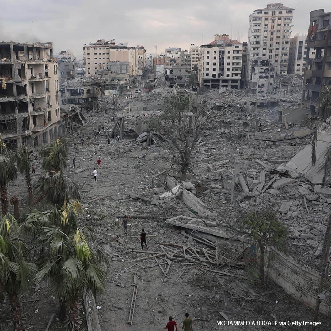 ABC Newsのインスタグラム：「Palestinians inspect the destruction from Israeli airstrikes in Gaza City's al-Rimal neighborhood early on Oct. 10. Read our continuing coverage at link in bio. #israel #gaza」