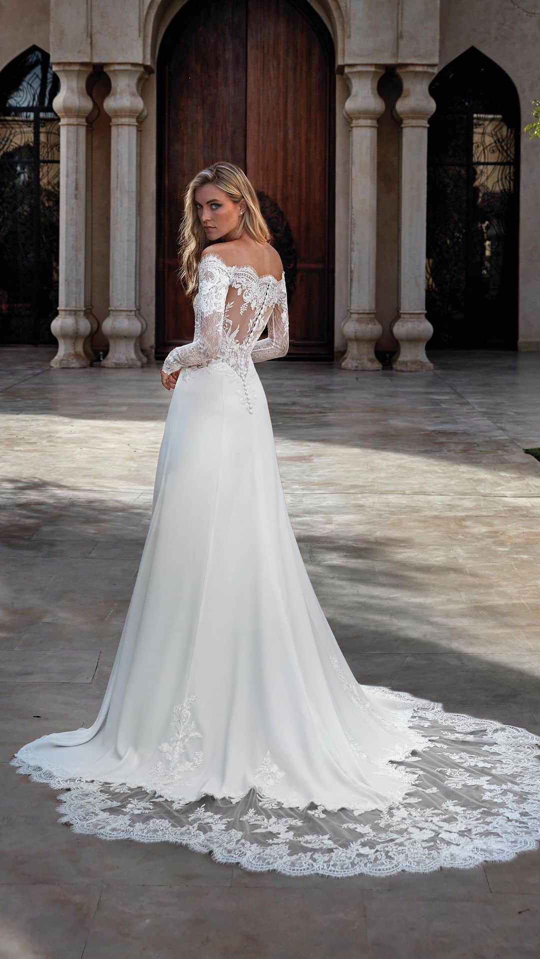 のインスタグラム：「Elevating your bridal journey with a touch of lace perfection ✨ Ready to make this dream yours?   Dress: Brigitta   Schedule your private fitting and let the wedding magic begin💛Link in bio🔗  #Pronovias #TheaJourney」
