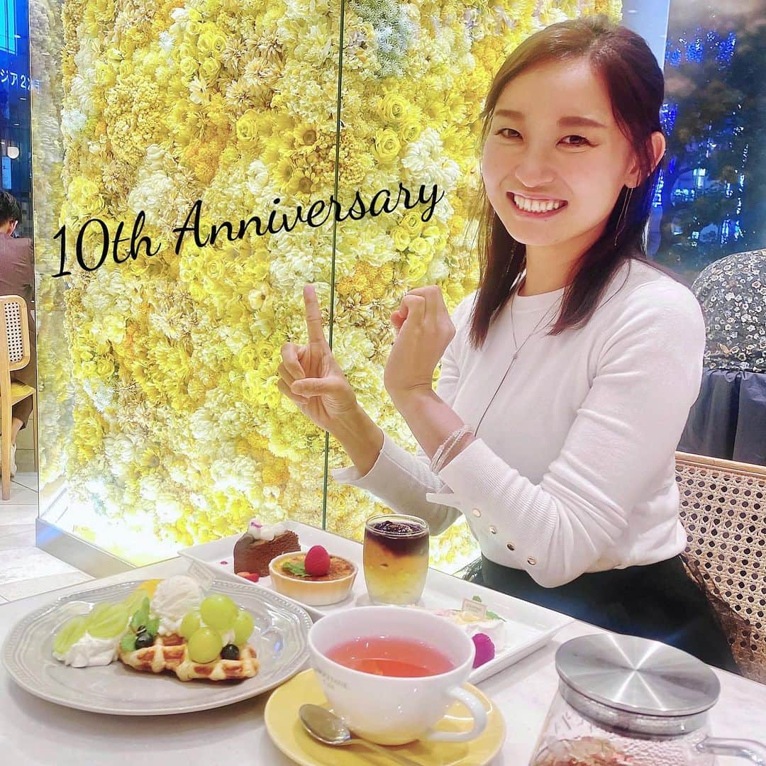 益子侑さんのインスタグラム写真 - (益子侑Instagram)「10月10日、私が設立した会社が10周年を迎えました🌸 おめでとうありがとう🎊 いつも関わってくださる皆さまに感謝です🌿 次はどんな10年かな✨  #会社の話 #毎年この日しか言ってない #10周年 #感謝 #お祝いスイーツ」10月10日 23時34分 - yu.mashiko