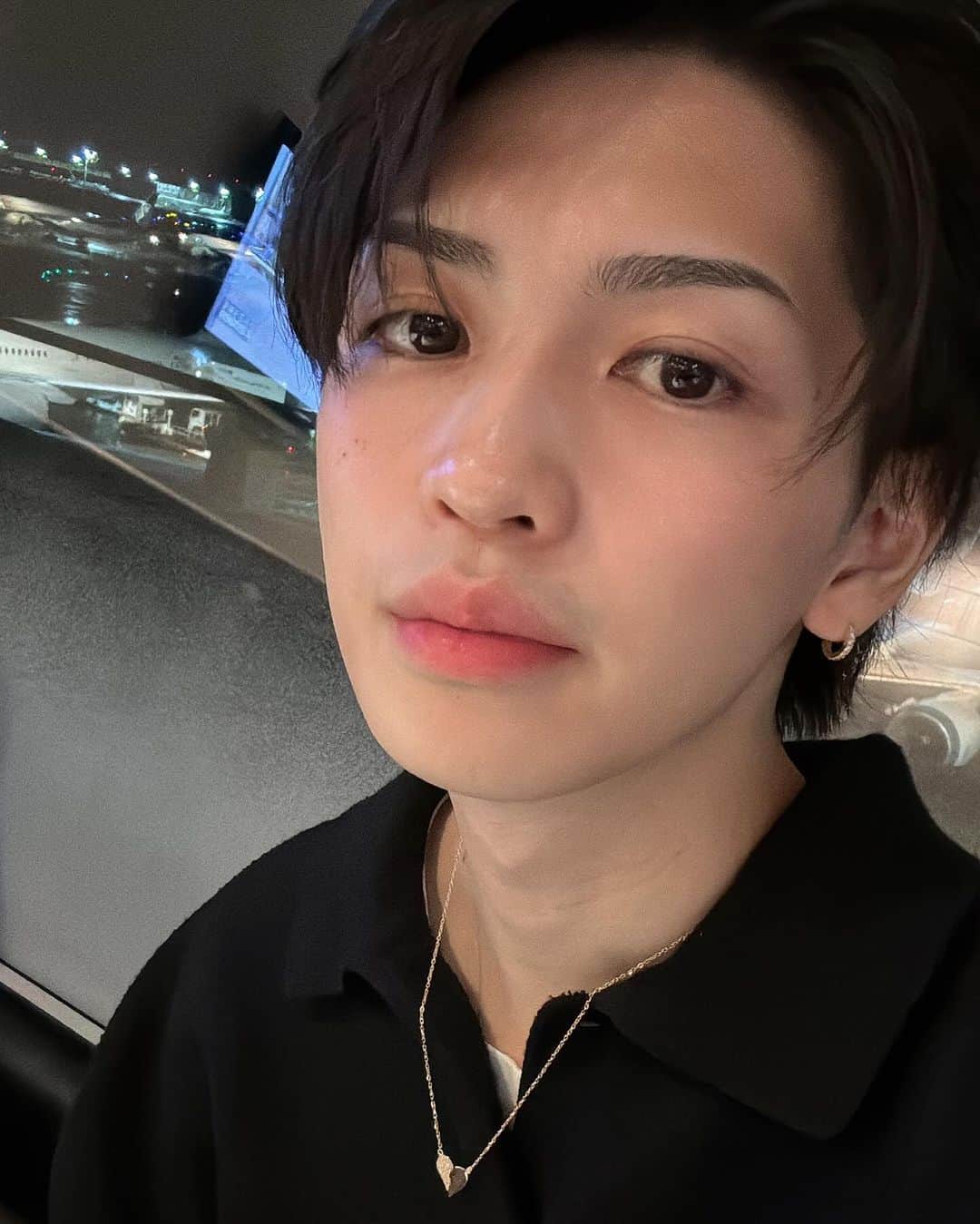 岩橋玄樹のインスタグラム：「I got to Korea!! I’m looking forward to work, so excited!! I ate Bibimbap in the airplane it was soooo spicy I sweat a lot but it was yummy 🤤」