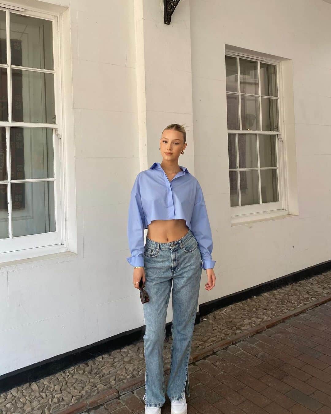 ASOSさんのインスタグラム写真 - (ASOSInstagram)「It’s all in the jeans 👖   ASOS DESIGN dad jean [124596959] As Styled By @daisyherriott [she/her] 🩵」10月10日 23時35分 - asos
