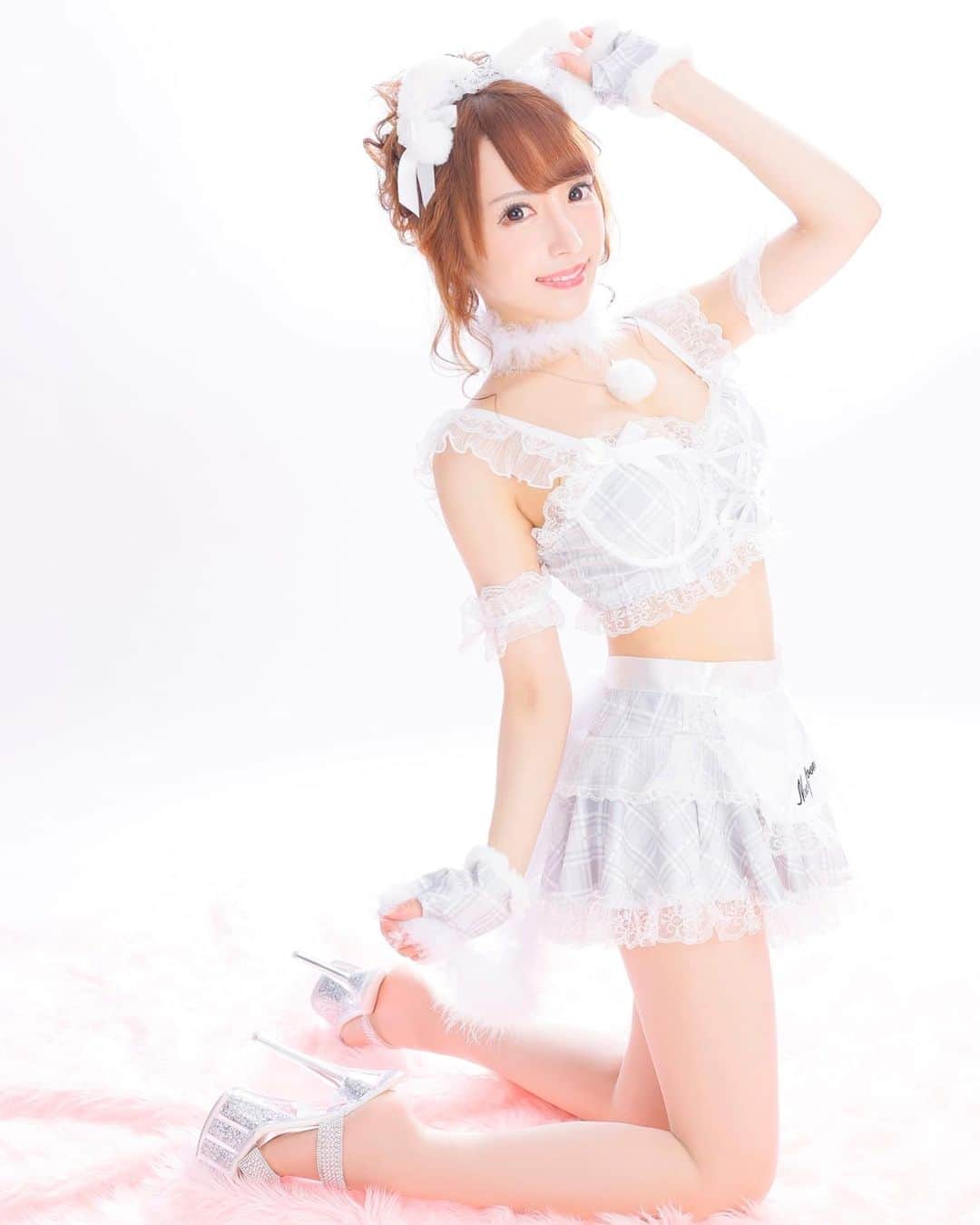 みくるんさんのインスタグラム写真 - (みくるんInstagram)「むちむち🥹  #japan#japanesegirl#l4l#キャバ嬢#コスプレ女子#cosplay」10月10日 23時39分 - milkurumin123