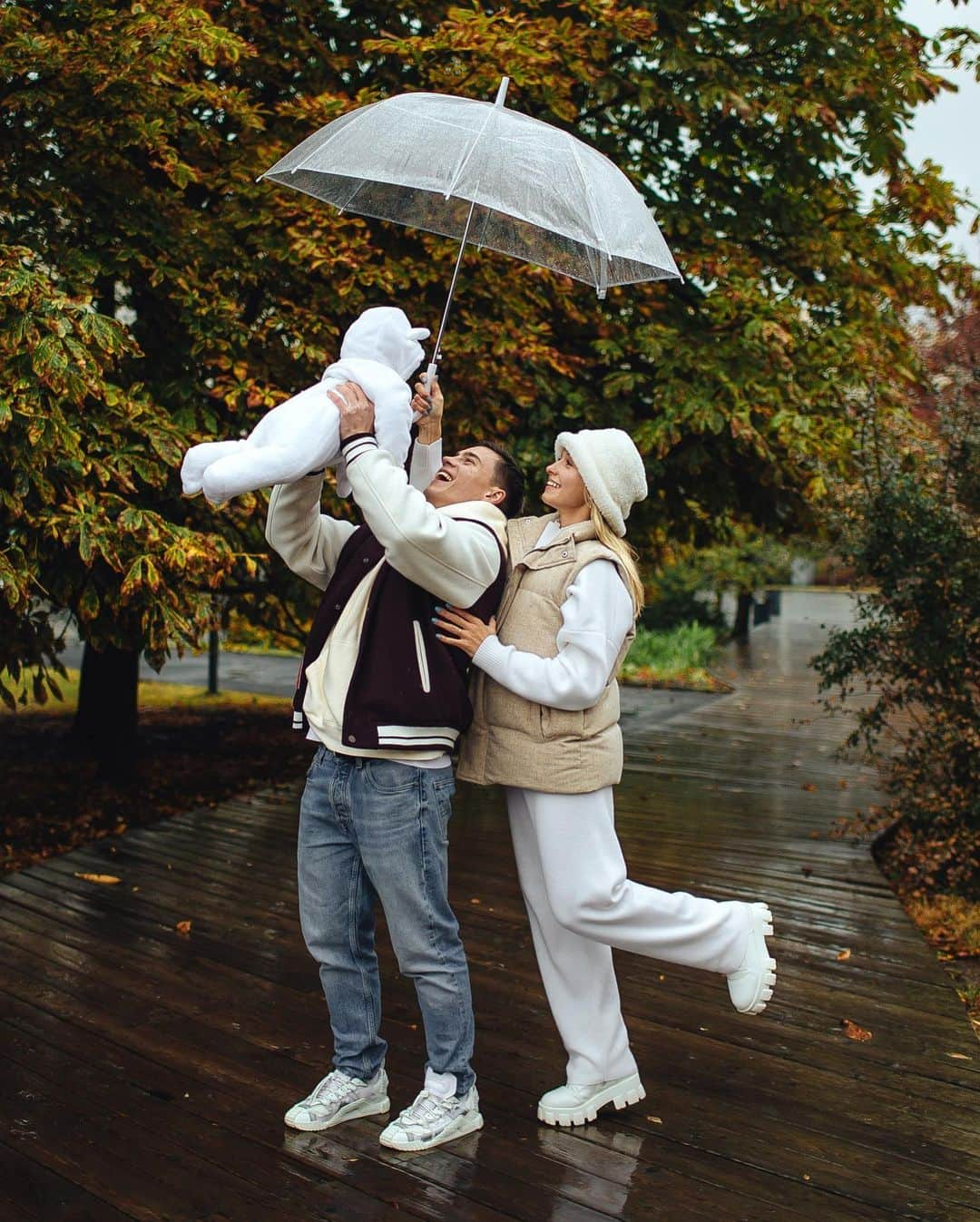 ダリア・スピリドーノワさんのインスタグラム写真 - (ダリア・スピリドーノワInstagram)「Первая осень с тобой 🍂🧡」10月10日 23時44分 - dashkoy83