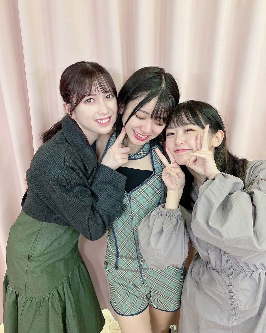 大西桃香のインスタグラム：「私、大西桃香はAKB48を卒業させていただくことになりました！  AKB48に入って10年目になり、いつの間にかしっかり大人になっていました。 嬉しいも楽しいも悲しいも辛いも 全ての感情の最上級をAKB48で経験しました。 私にとって人生で忘れることの出来ない かけがえのない宝物です。  私を見つけてくださった皆様、 そして好きになってくださった皆様、 ありがとうございます。 沢山の方に愛してもらえて 私は本当に幸せ者です。  残りの期間も、見守って頂けたら幸いです。  はませり、発表見守りにきてくれてありがとう👼🏻」