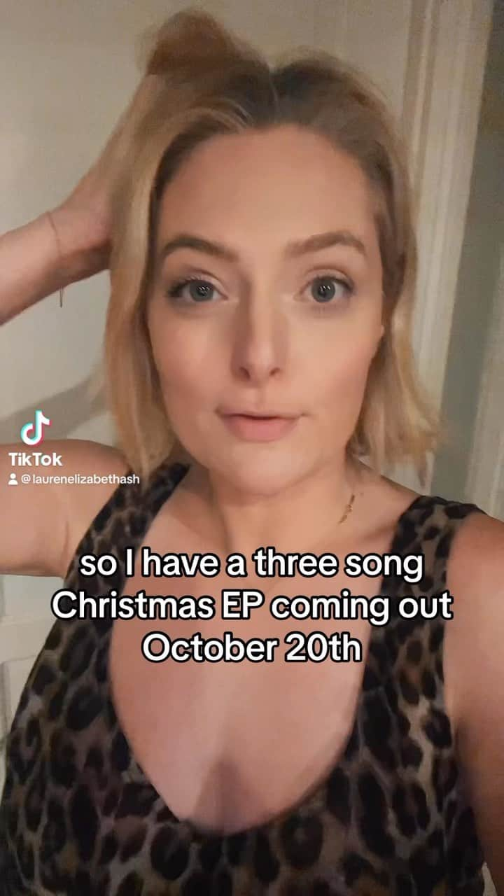 ローレン・アッシュのインスタグラム：「PRE-SAVE SAD THIS CHRISTMAS NOW! Link in my bio!」