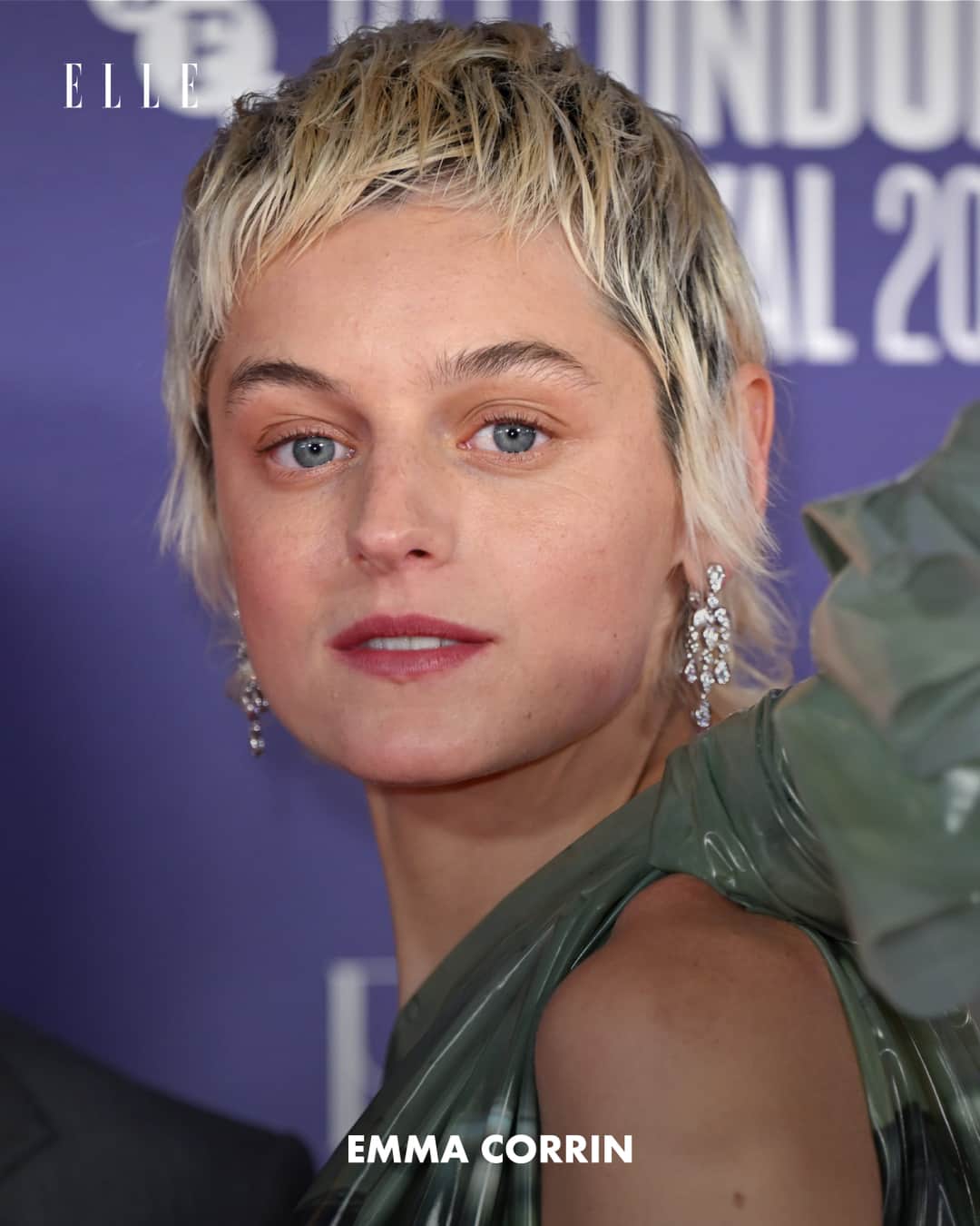 ELLE Brasilさんのインスタグラム写真 - (ELLE BrasilInstagram)「Com o verão chegando, o corte pixie vira uma alternativa cada vez mais intrigante. Se você está pensando em cortar o cabelo curtinho, celebridades como #ZoëKravitz, #IndyaMoore, #FlorencePugh e #EmmaCorrin podem te dar aquele empurrãozinho. Na galeria, tem ainda mais opções – e para todas as texturas de fio.  Vai se jogar? 💇‍♀️」10月11日 0時01分 - ellebrasil