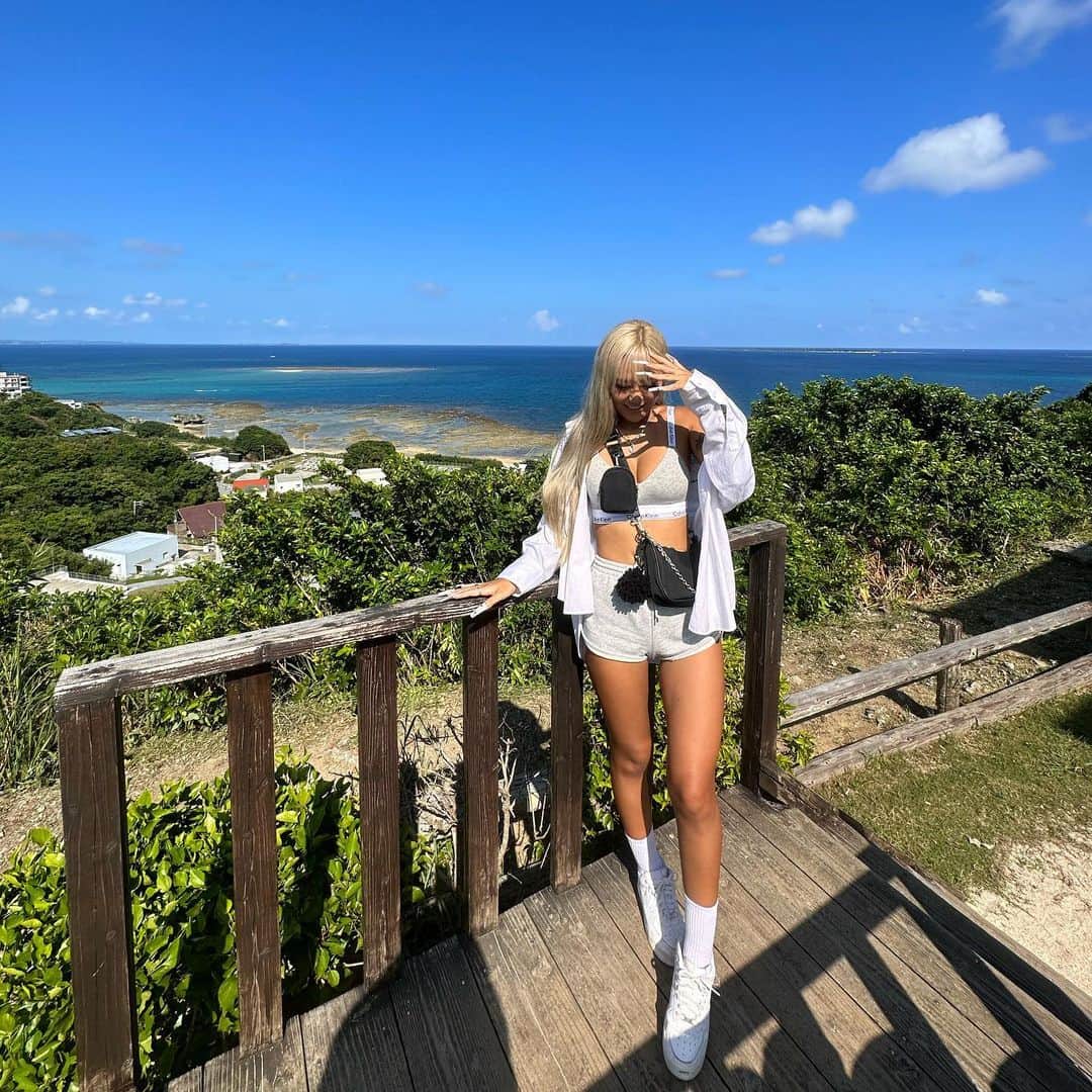 SUSHIBABYのインスタグラム：「OKINAWACITY🐊🏔🔥」