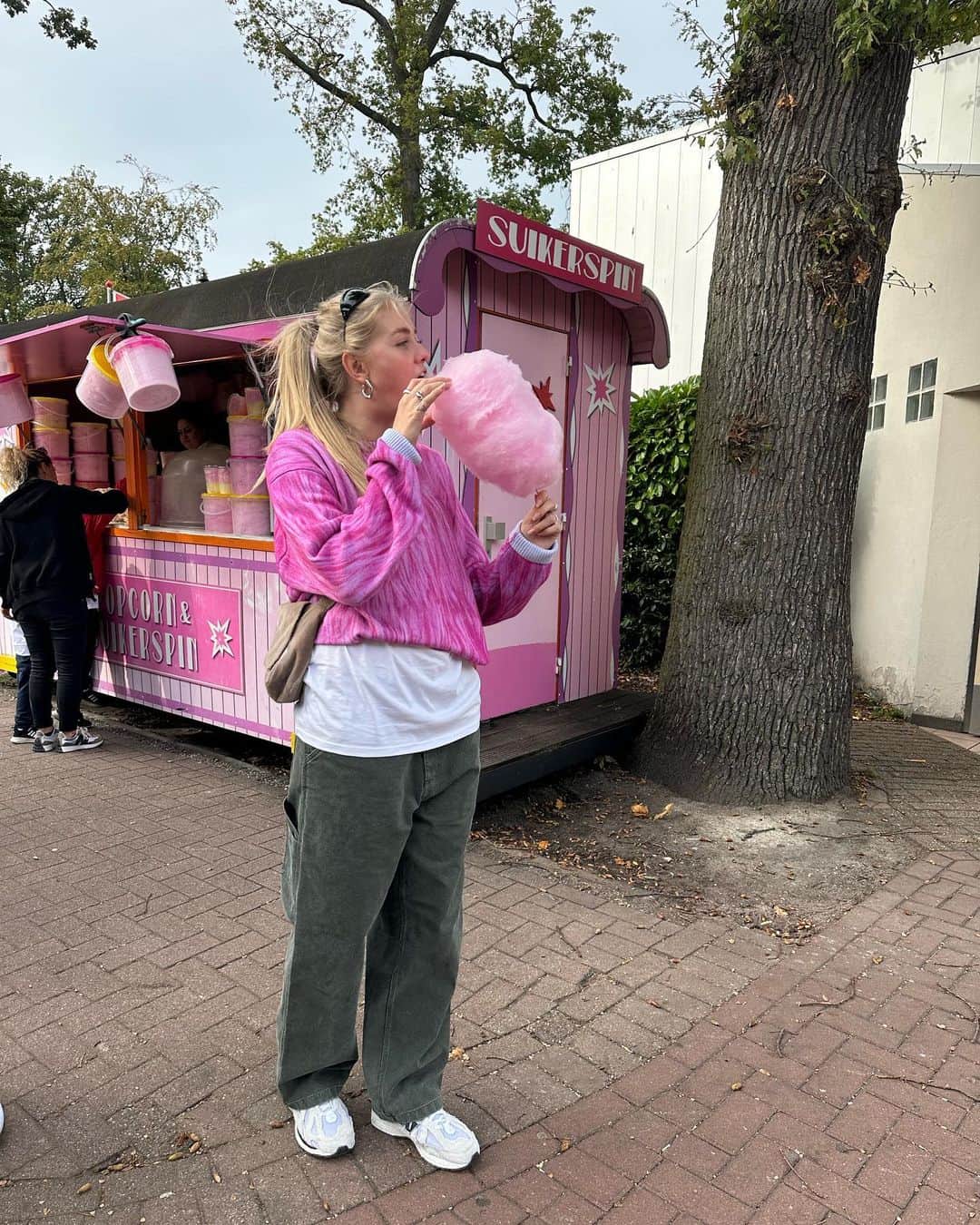 Marije Zuurveldのインスタグラム：「Ik was kind én tassenmoeder in een. Nu twee weken komkommers eten om te compenseren」