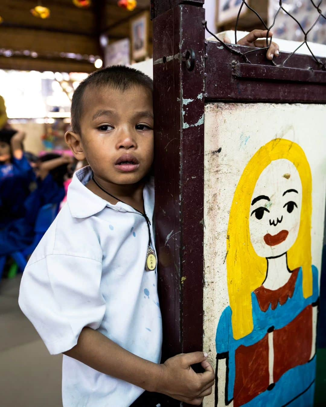 VuTheara Khamさんのインスタグラム写真 - (VuTheara KhamInstagram)「Portraits, Phnom Penh, Cambodia, 2023 . The last picture, is an article published last week in the Paris Montmartre magazine in the 'Coup de Cœur' section. . Save the date : Exhibition in Paris Montmartre about my documentary photo report on NGO @pse_france 19-21th October 2023. . #ngo #portrait #children #hope #documentary #cambodia」10月11日 0時25分 - vutheara