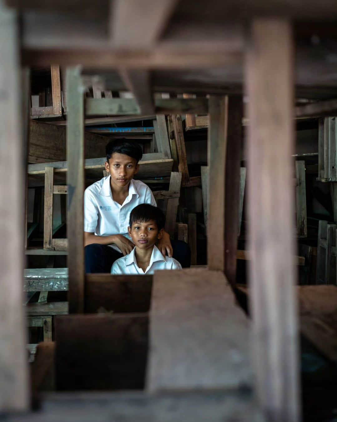 VuTheara Khamのインスタグラム：「Portraits, Phnom Penh, Cambodia, 2023 . The last picture, is an article published last week in the Paris Montmartre magazine in the 'Coup de Cœur' section. . Save the date : Exhibition in Paris Montmartre about my documentary photo report on NGO @pse_france 19-21th October 2023. . #ngo #portrait #children #hope #documentary #cambodia」