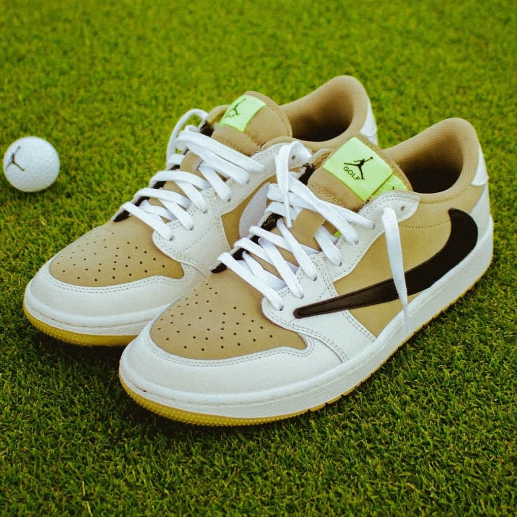 Sneaker Newsさんのインスタグラム写真 - (Sneaker NewsInstagram)「Travis Scott's Air Jordan 1 Golf shoes officially release on October 13th on SNKRS via Draw (2pm EST). MSRP is set at $170, with sizes ranging from M3.5/W5 - M16/W17.5. ⁠ LINK IN BIO for full details.」10月11日 0時25分 - sneakernews