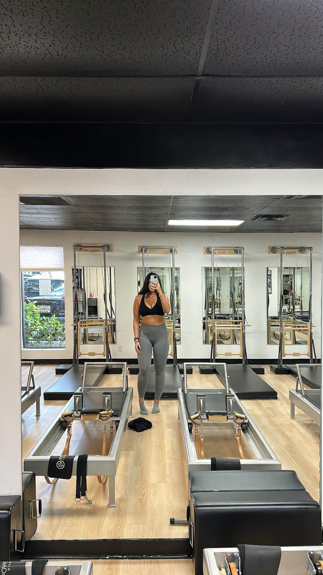 La'Tecia Thomasのインスタグラム：「This is your sign to try something you’re  afraid to try!  About a year ago now I started my reformer pilates journey. I remember mentioning in my stories that I was nervous to go to a class as I felt like I would be judged and  judge myself. Fast forward a year, I attend two classes a week and I absolutely love it! It’s something that I truly enjoy and look forward each week! Everyone that I’ve met along the way, have been so supportive and kind. I’m always so inspired by everyone’s strength, particularly the women senior to myself, I hope that I can be as strong as they are 🤌 anyhow I’m rambling, basically what I’m saying is try something new, or revisit something u love, u never know what might come from it and how much joy it’ll bring you 🤍」