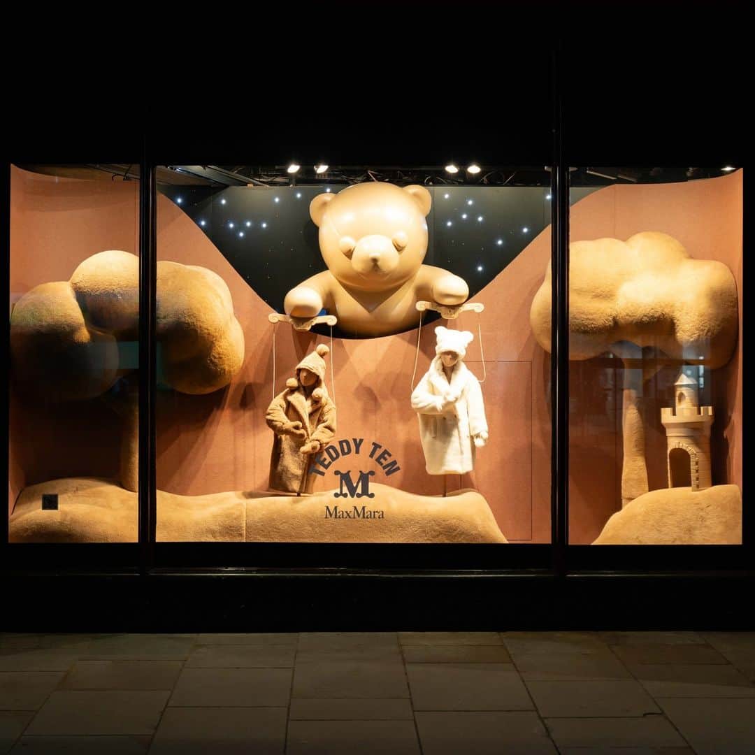 マックスマーラのインスタグラム：「The #MaxMaraTeddyTen pop-up in @harrods is taking over Brompton Road in London with three store windows, dedicated to the iconic #MaxMaraTeddyBear coat and limited edition collection. Find out more at the link in bio. #MaxMara」
