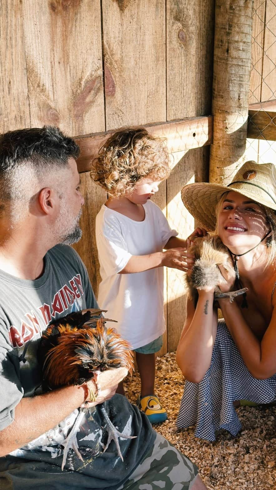 Giovanna Ewbankのインスタグラム：「AMORES do GIOOOH! Olha quem são os meus convidados mais do que especiais pra apresentar os animais do Rancho da Montanha pra vocês: Zyan e @brunogagliasso! 💕 Nós AMAMOS fazer esse vídeo e acho que vocês vão adorar também! Vem ver no link da bio!   Lembrando que hoje e toda terça-feira, às 19h, tem episódio novo no canal @Gioh_Oficial, tah? ✌ Não esquece!   #canalgioh #giohnoyoutube #gioewbank #ranchodamontanha」