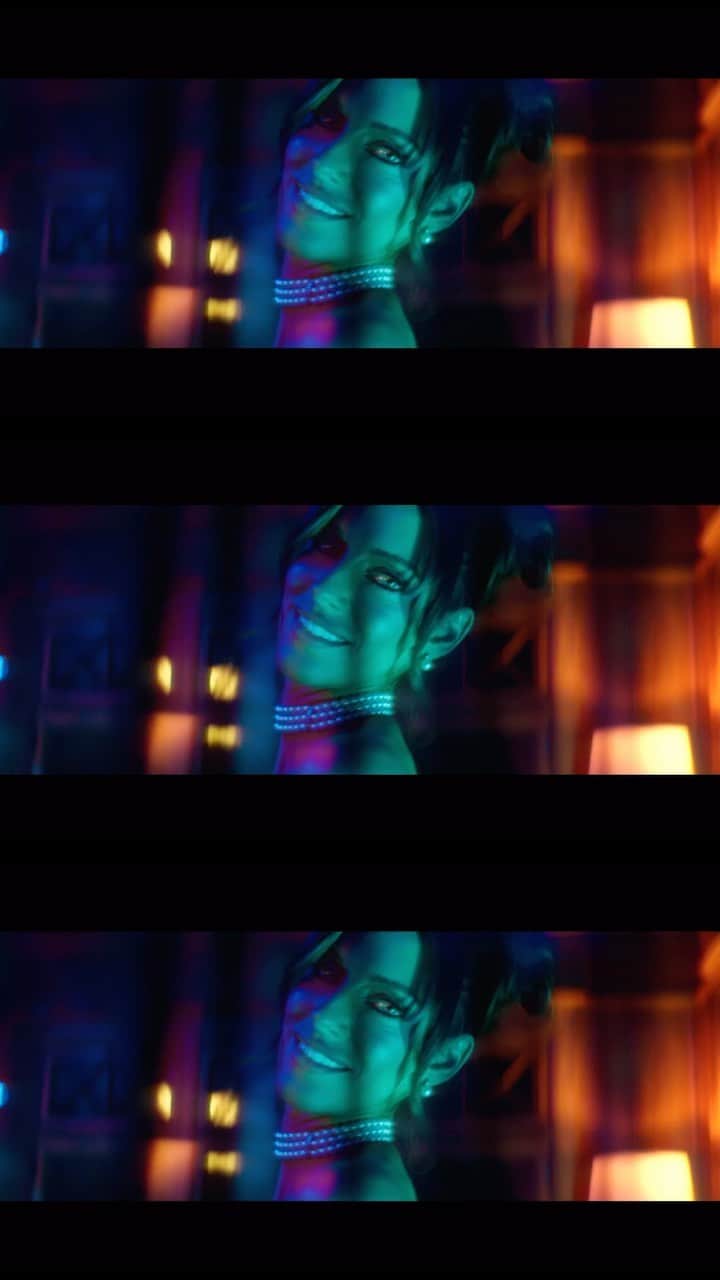 ジェシカ・ロウンズのインスタグラム：「We weren’t having any fun at all! 😂🤣 When we got to the location we realized this room was wayyyy bigger than we thought and we didn’t have nearly enough dancers to make it look like a legit party. Sooo… I ended up inviting my Uber driver @thedanielc (yes, true story 😂) and he showed up with a bunch of his friends and joined the 80’s party! Couldn’t have pulled it off without you guys! 🙌🏻  🚨 Competition #2 announcement 🚨  Follow me on @tiktok 👉🏻 jessicalowndes88 and post a dance video to one of my first three singles from my new album #88! Sad but I Don’t Care, Summertime or Right Now for your chance to win a private FaceTime date with me! 💃🏻🪩🕺🏼Repost on IG and don’t forget to tag me so I see it!」