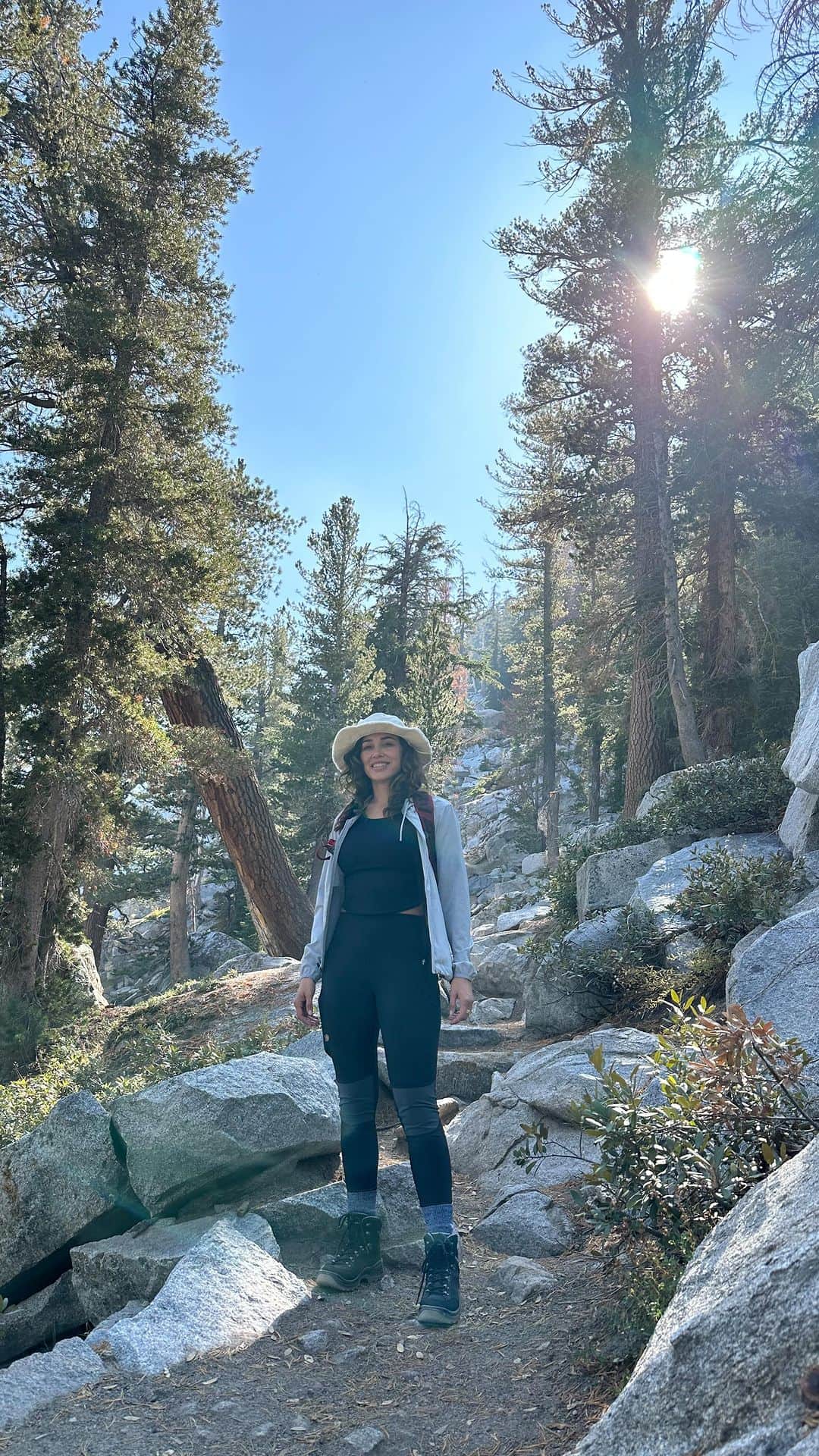 のインスタグラム：「The most beautiful flashback ✨✨ it was worth the hike.  📍Crystal Lake, Mammoth」
