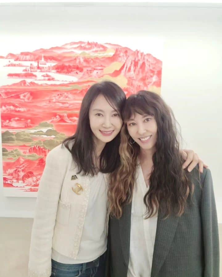 チェ・シラのインスタグラム：「이게 얼마만인가?🫨 정말 오랜만에 만나 서로 너무 반가워했던 날😃」