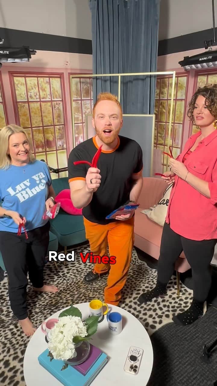 メリッサ・ジョーン・ハートのインスタグラム：「To see licorice battles like this and more, check back for the latest What Women Binge podcast episode dropping TOMORROW!!! 😂💪🏻🍭 #WhatWomenBinge #FoodFight #LegendsAreMade #Wednesday」