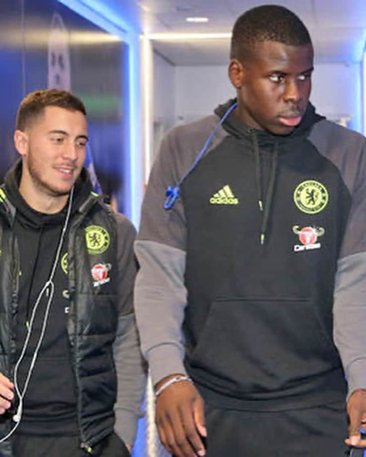 クル・ズマさんのインスタグラム写真 - (クル・ズマInstagram)「Definitely one of the BEST player i ever played with.. THANK YOU for everything brother @hazardeden_10 i wish all the best for your future 🤲🏿 may God bless you and you family ❤️🤲🏿 You’ll be missed ! MERCI FRERO」10月11日 2時20分 - kurtzouma