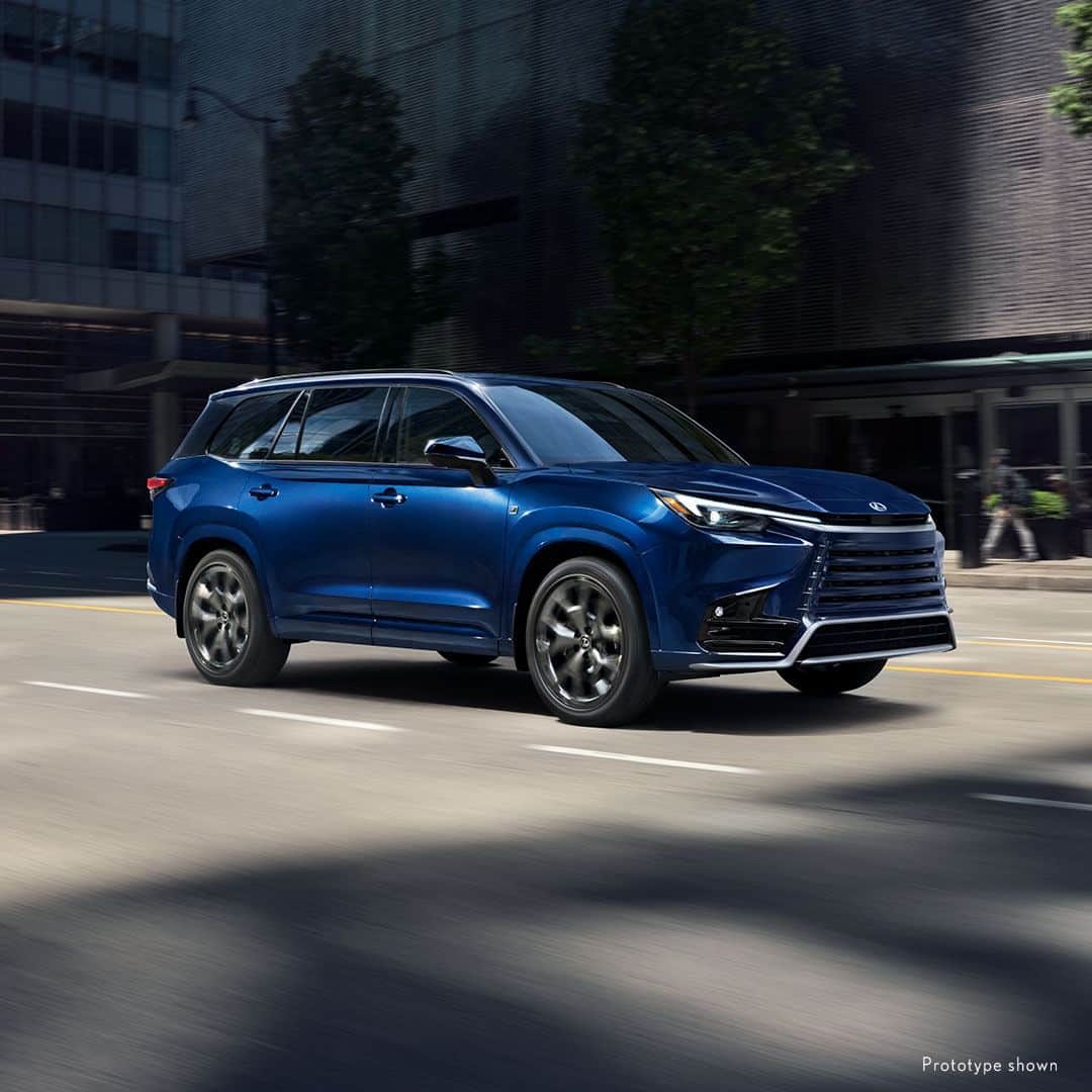 Lexus USAのインスタグラム：「Experience the confluence of comfort and convenience with the driver-focused features of the #LexusTX.」